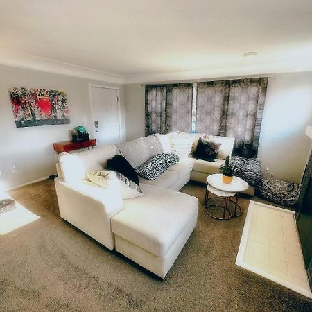 Tacoma Homestay- With Breakfast Included-Private Room Exteriör bild