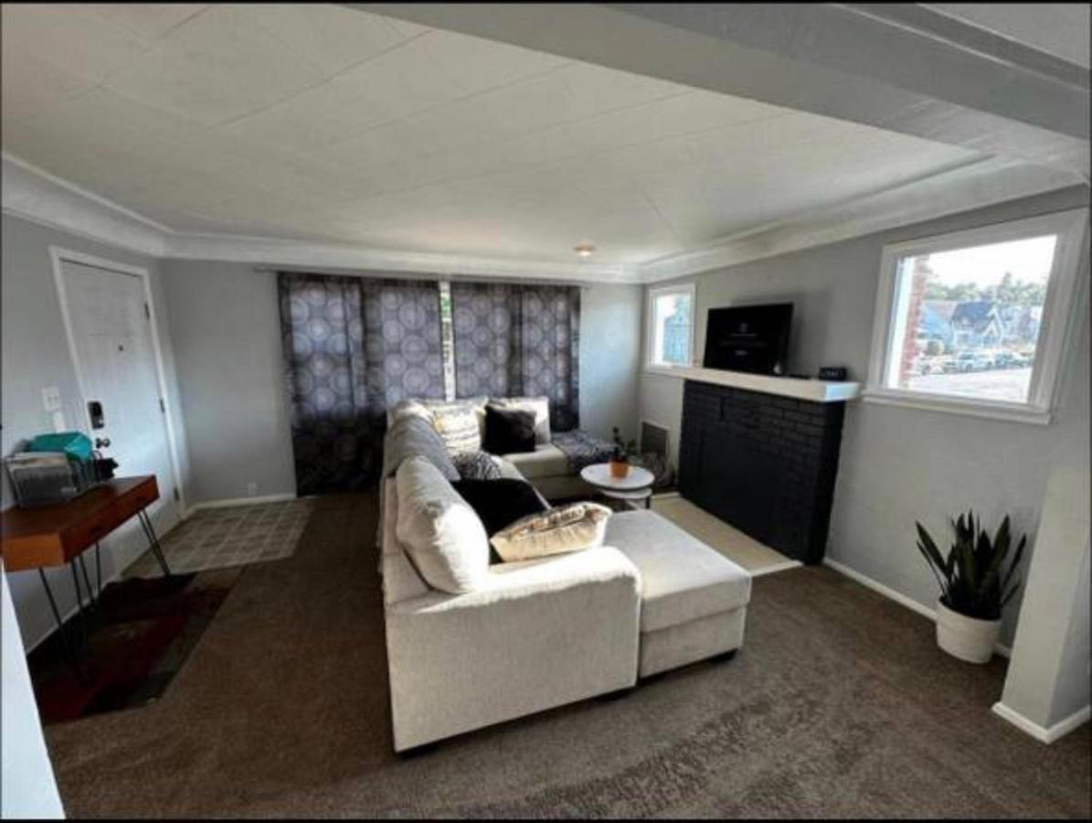 Tacoma Homestay- With Breakfast Included-Private Room Exteriör bild